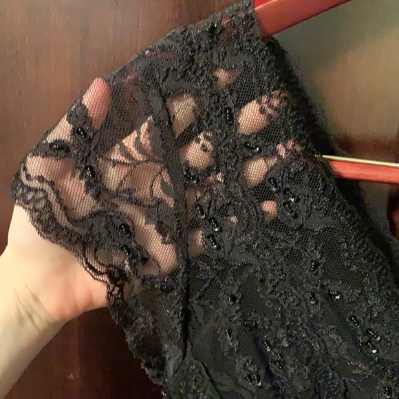 V-neck layered beaded lace black dress. - Picture 2 of 9